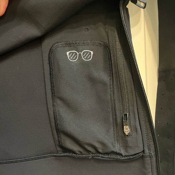 Lululemon Athletica Men's Black Scuba and Nylon Pullover Hoodie Medium, VGUC - Picture 8 of 10